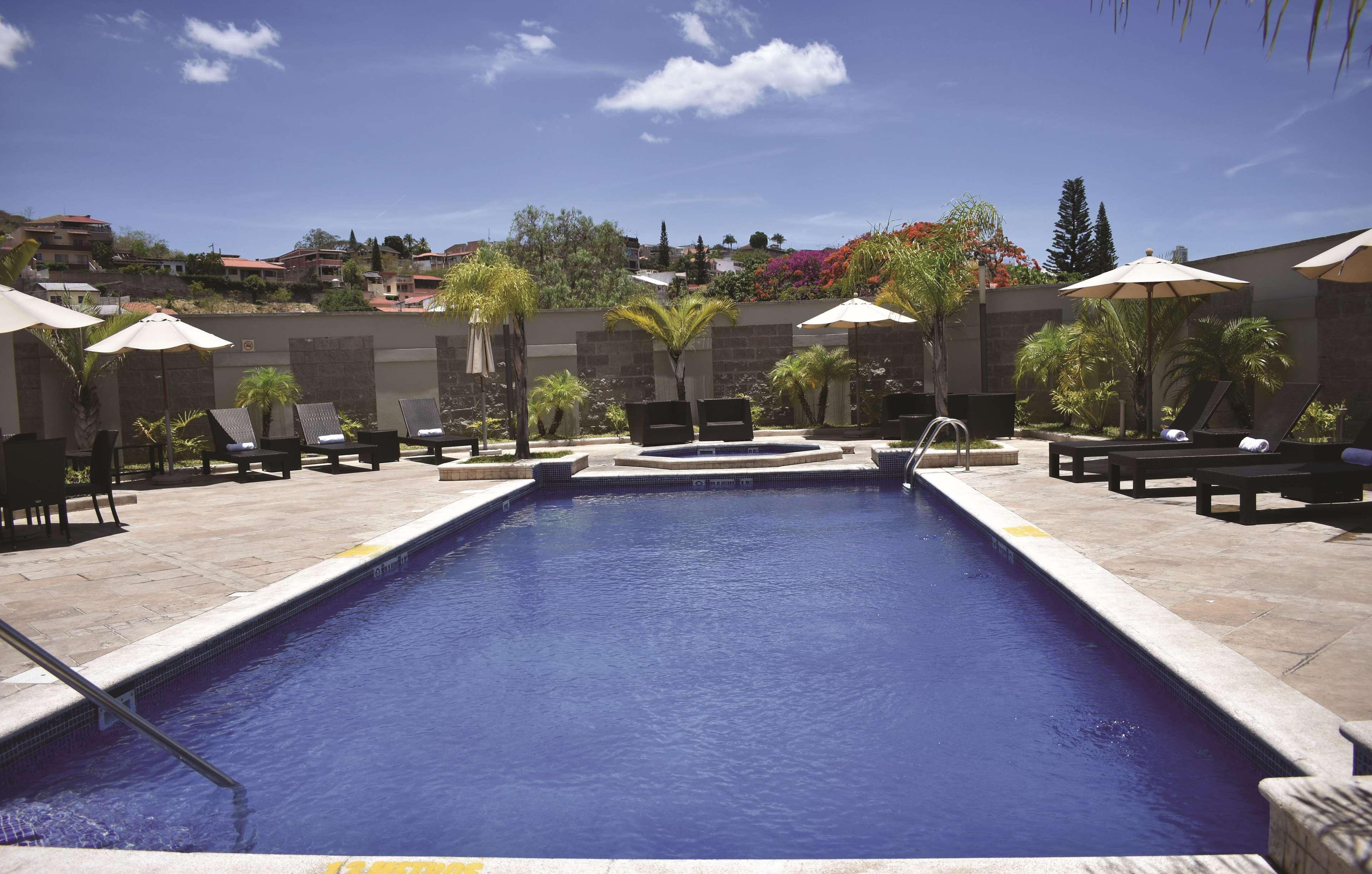 La Quinta By Wyndham Tegucigalpa Hotel Exterior photo